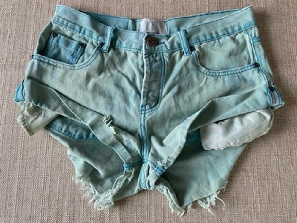 One Teaspoon Bandits High Low Cutoff Denim Shorts Light Blue Distressed Size 28